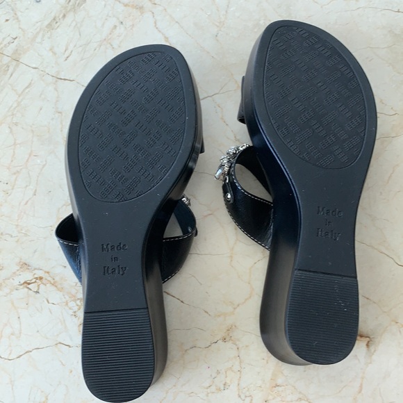 👠3for$30 Beautiful Italian shoemaker sandals with Crystals  made in Italy 🇮🇹 - Picture 5 of 9